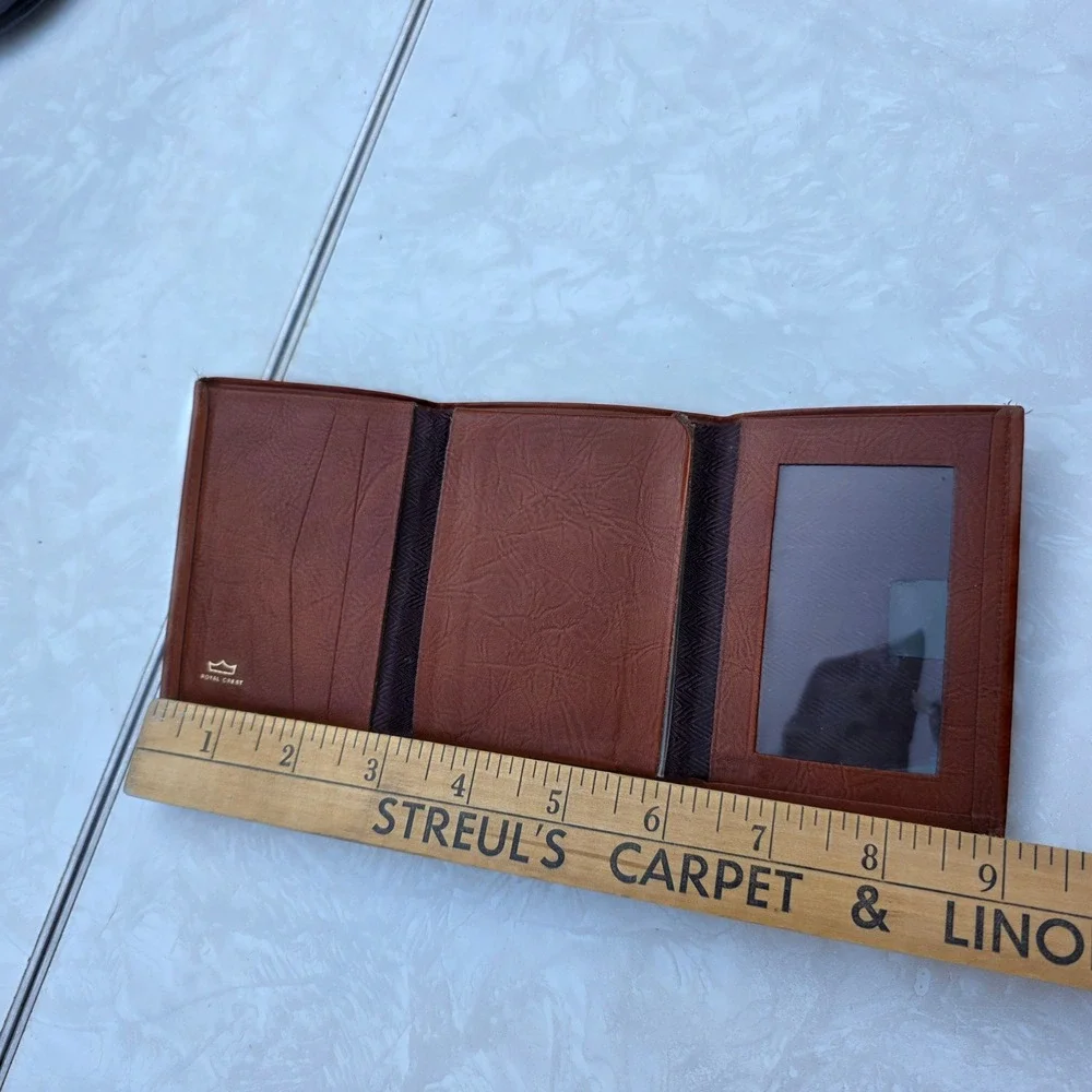 Amity Tri-Fold Wallet Brown Genuine Leather Vintage Made in USA‎